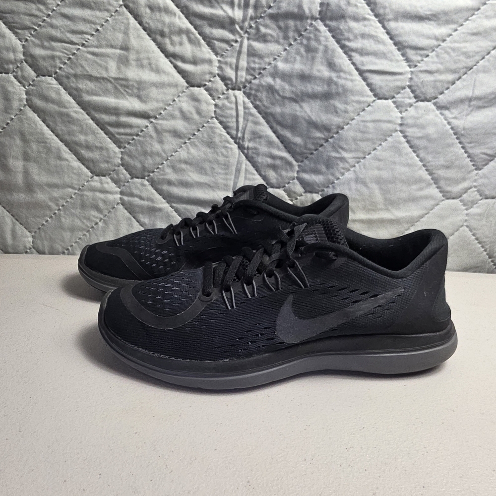 Nike Flex 2017 RN Metallic Hematite Women 8.5 Sneakers Black